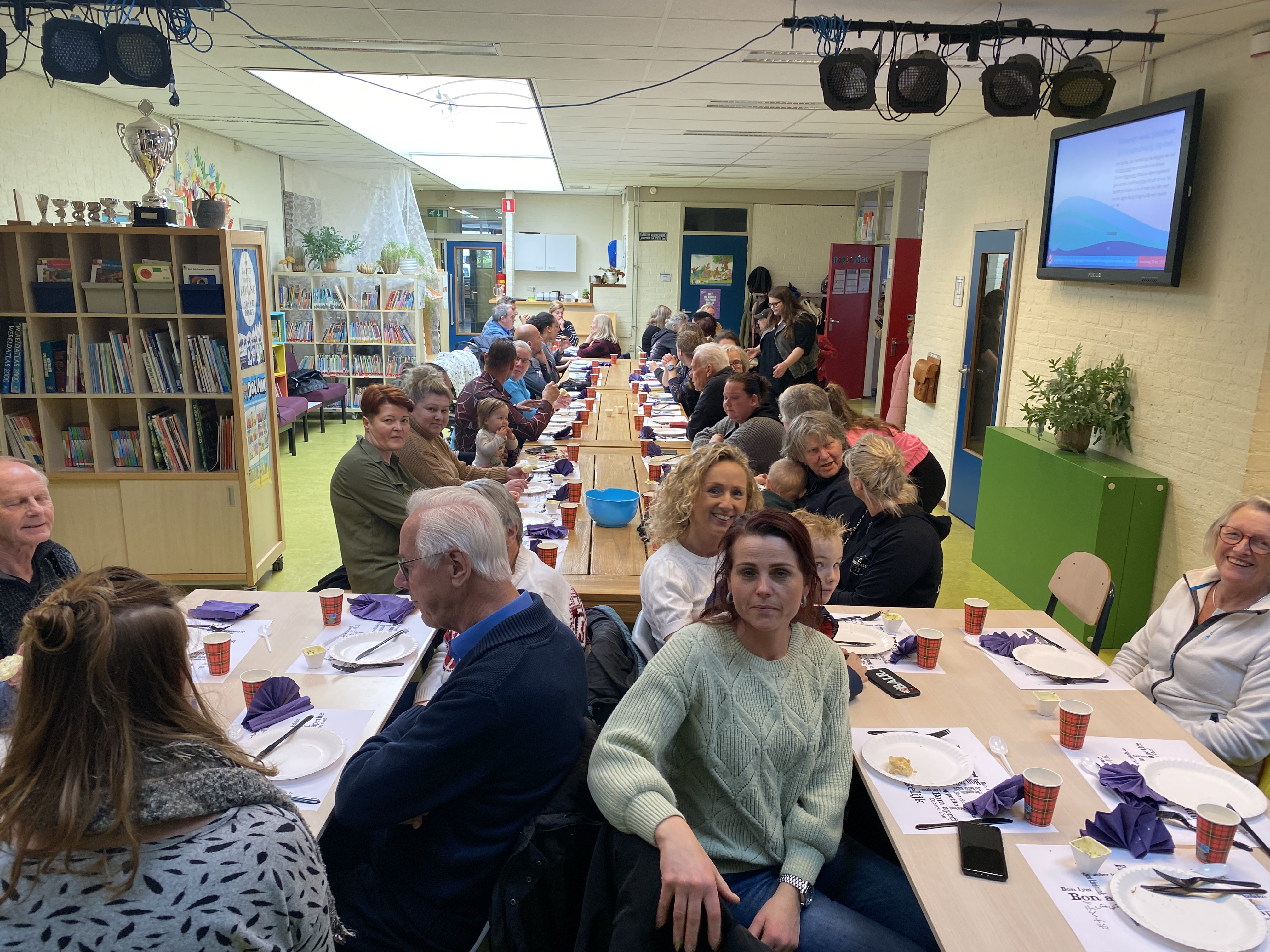 Thematisch leren brengt 3 generaties samen